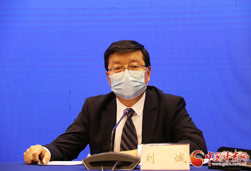 甘肅省人社廳：落實(shí)落細(xì)“四個(gè)確?！贝胧?實(shí)現(xiàn)貧困人口基本養(yǎng)老保險(xiǎn)全覆蓋（圖）