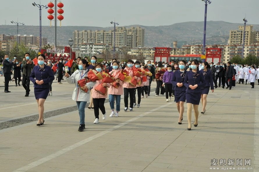 不辱使命 英雄凱旋！麥積區(qū)馳援武漢5名醫(yī)務人員回家了