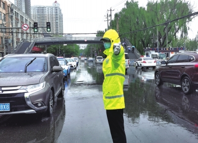 雨情急！多部門聯(lián)動疏通保暢