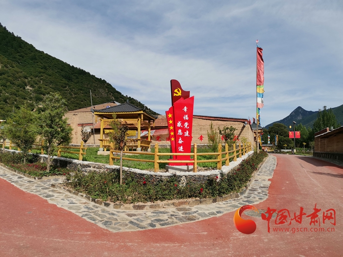 【蘭大新聞學(xué)子重走西北角】甘南迭部：村民吃上“文化飯”，搭上“旅游車(chē)”