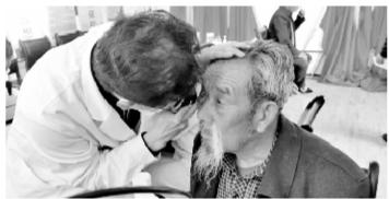 致敬時代楷?！瓣P(guān)愛八步沙林場大漠治沙人眼健康公益行動”啟動