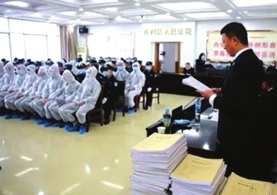 天水秦州區(qū)開審18人涉惡案 被控涉嫌敲詐勒索、尋釁滋事、開設(shè)賭場等