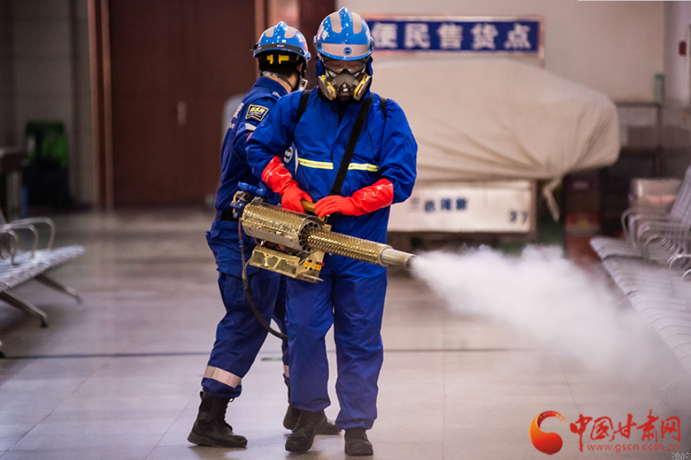 【新春走基層】護(hù)航回家路，蘭州車站這波操作很硬核！