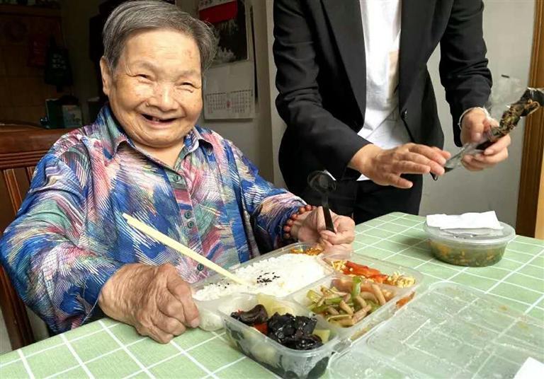 智慧養(yǎng)老托起幸福晚年 蘭州市推進“互聯(lián)網+”居家養(yǎng)老建設
