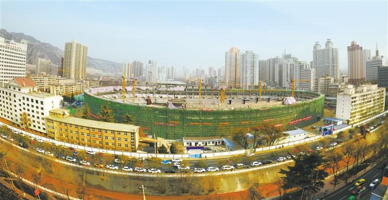 蘭州市七里河體育場(chǎng)主體封頂，預(yù)計(jì)明年7月交付使用