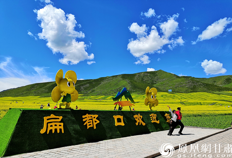 河西走廊張掖扁都口，古絲綢之路要道。王振武 攝