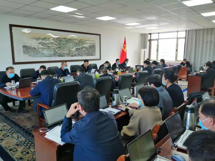 10月17日，金昌市紀(jì)委召開常委會(huì)（擴(kuò)大）會(huì)議，專題學(xué)習(xí)交流習(xí)近平總書記代表第十九屆中央委員會(huì)向黨的二十大所作的報(bào)告，研究學(xué)習(xí)宣傳貫徹落實(shí)工作。.jpg
