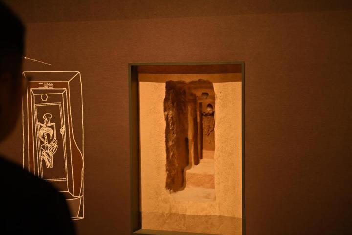 張家川縣馬家塬車輿博物館展陳的馬家塬遺址出土文物。李亞龍 攝
